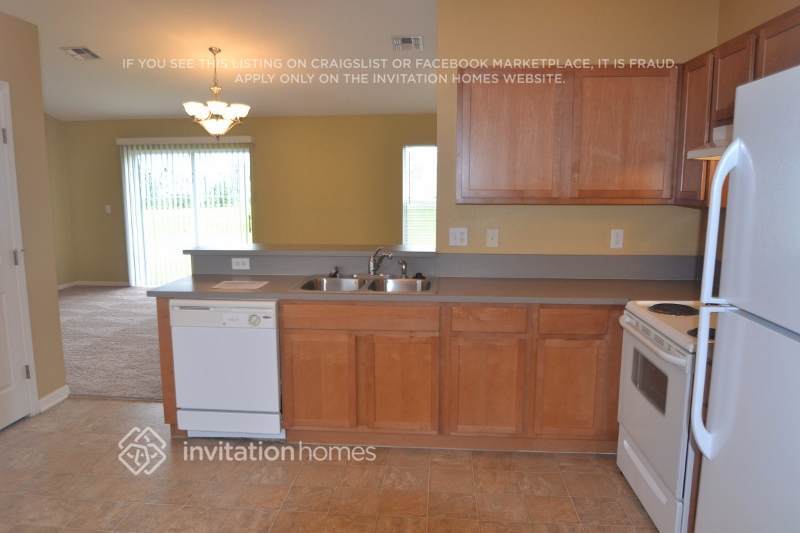 Building Photo - 3693 Sandhill Crane Dr