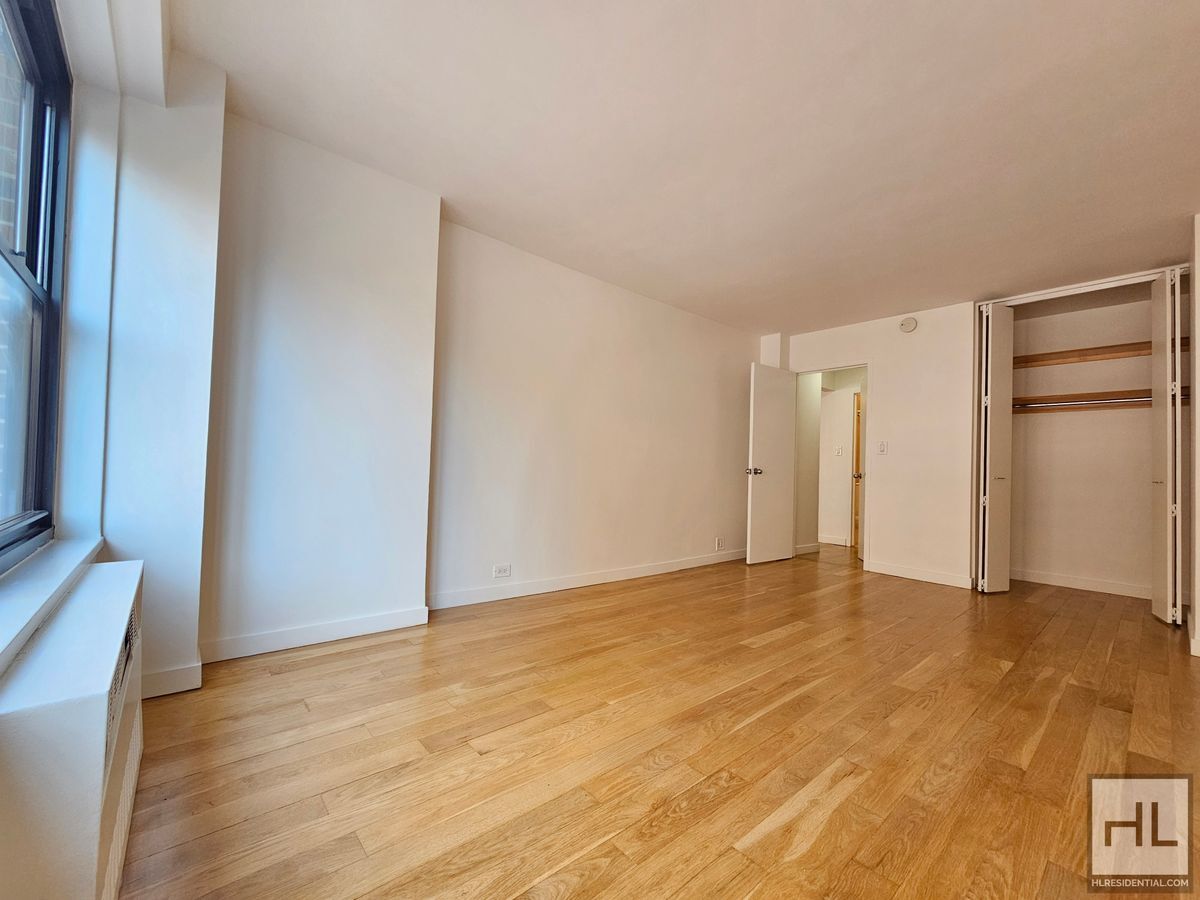 Building Photo - 1-Bedroom Apartment by Union Square | 5th Floor, Full-Service Building