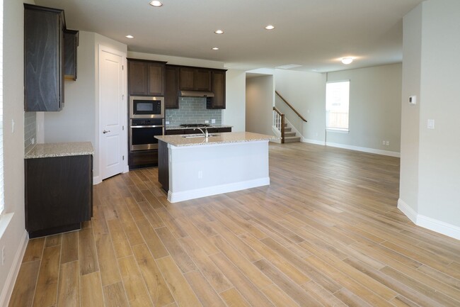 Building Photo - Like New, Open Concept on Cul De Sac!!!