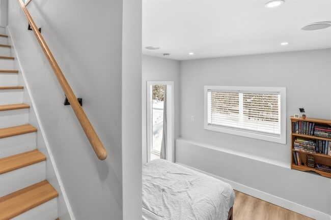 Building Photo - 253 Upper Mad River Rd