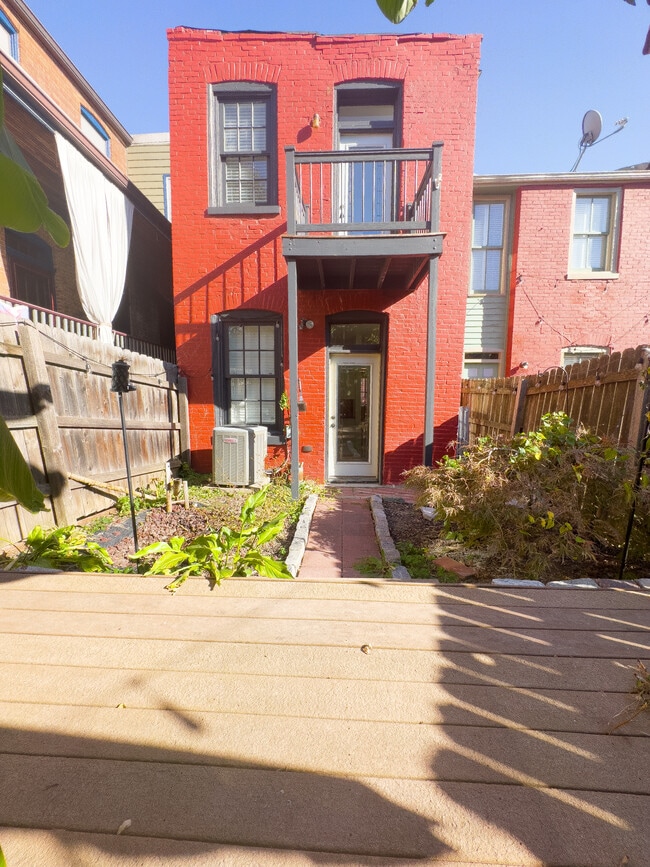 Private fenced in Back yard - 1927 S 9th St
