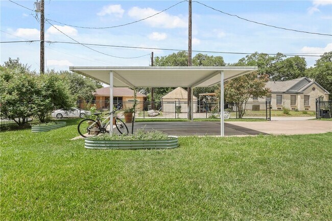 Building Photo - 101 N Haswell Dr
