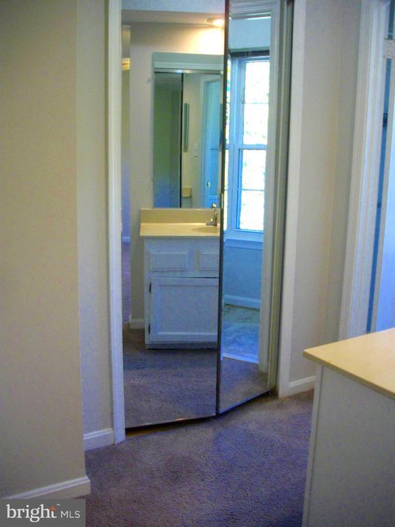 Building Photo - 3943 Collis Oak Ct