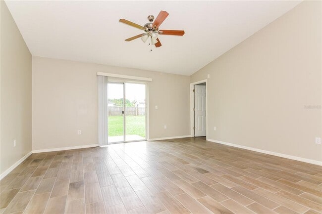 Building Photo - 8024 Ridgeglen Cir W