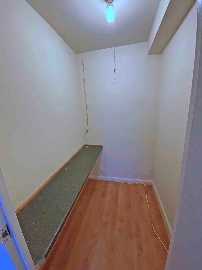 Building Photo - FOR SALE OR RENT-Centrally Located Dupont Circle 1 Bedroom Condo in the heart of it all! Utilitie...