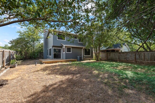 Building Photo - 2304 Klattenhoff Dr