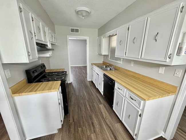 Building Photo - 5373 Wythe Cove