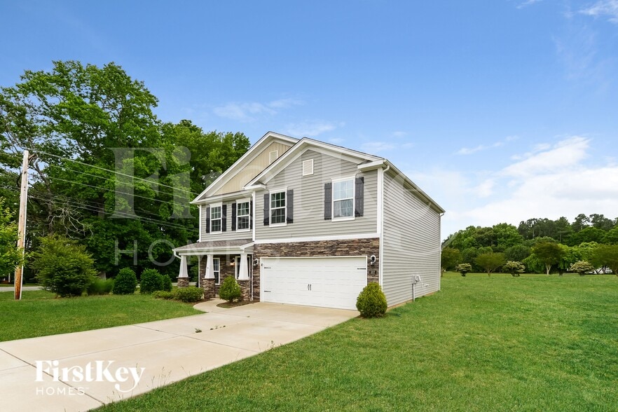 Building Photo - 107 Sawyer Ln