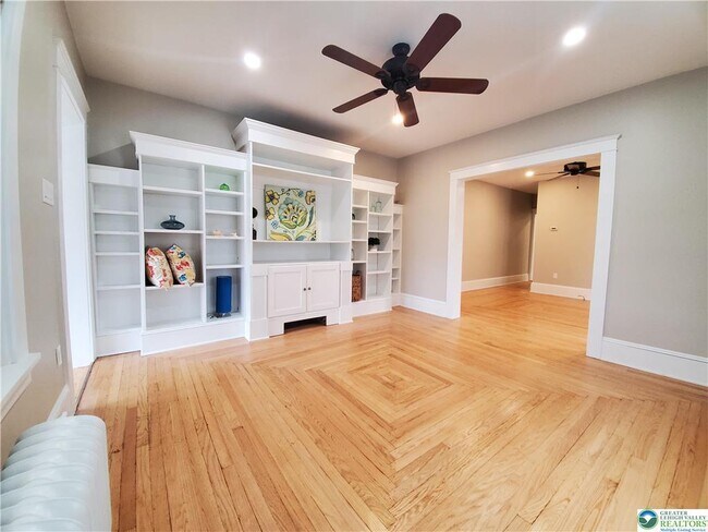 Building Photo - 628 Coal St