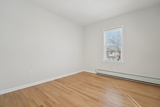 Building Photo - 403 Abington Ave