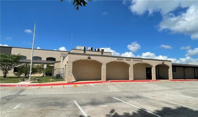 Building Photo - 16927 Whitebrush Loop