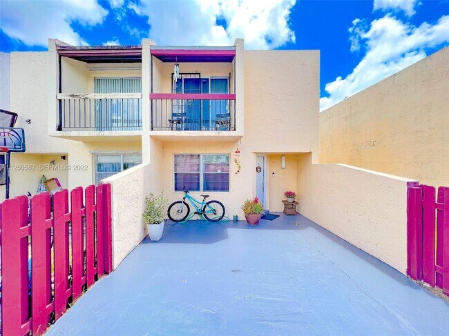Building Photo - 3672 SW 59th Ave