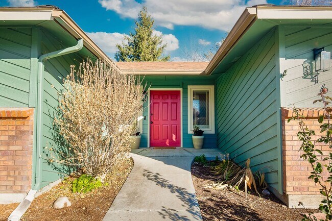 Building Photo - Heart of Eagle 4 Bed 2 Bath Home