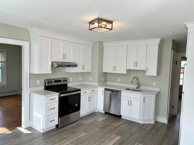 Building Photo - 2 East St