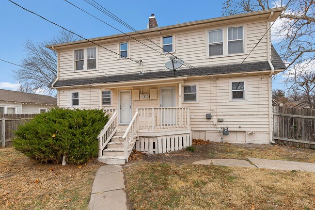 Building Photo - 227 E 17th Ave