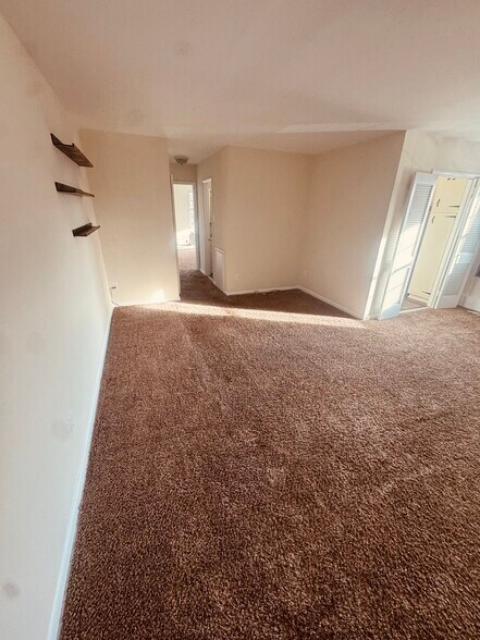 Building Photo - 216 N Monroe St