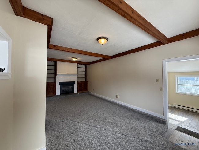 Building Photo - 4332 E Lake Rd