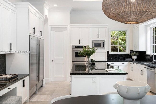 Building Photo - 9941 SW 60th Ct