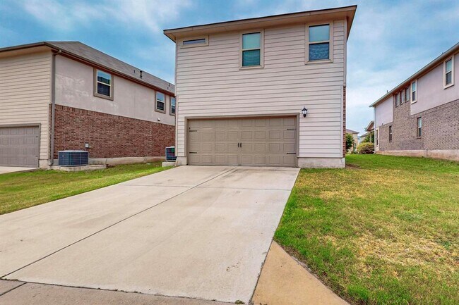 Building Photo - 2908 Harvester Ln
