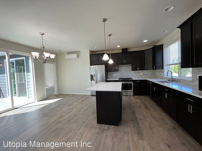 Building Photo - 4 br, 2 bath House - 540 Harman Way