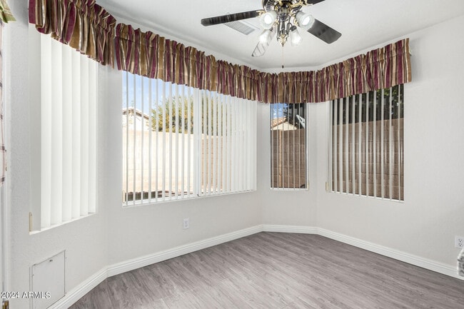 Building Photo - 10848 W Ventana Dr S