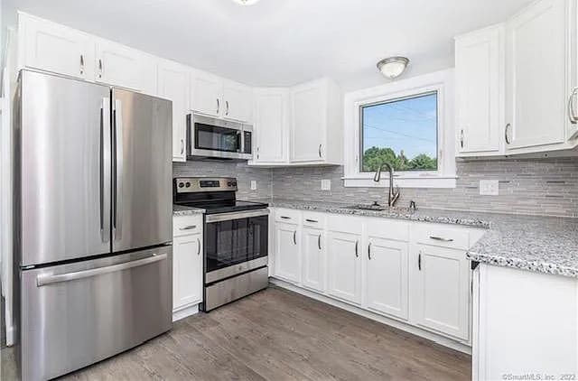 Building Photo - 22 Fern St