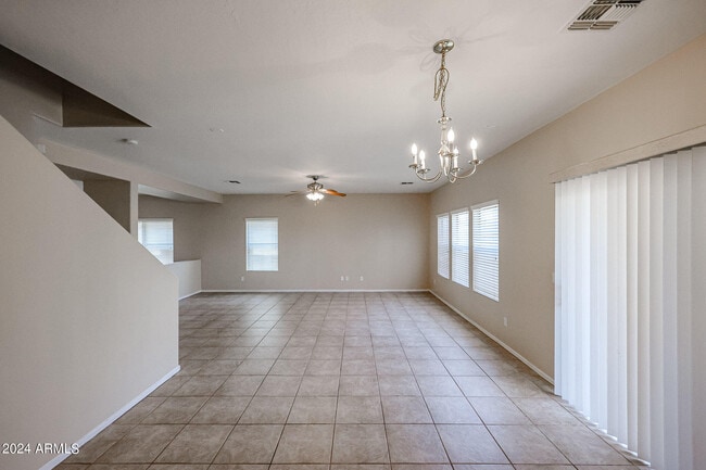 Building Photo - 2646 S Southwind Dr