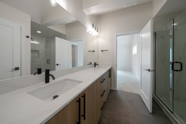 Building Photo - Beautiful new construction home in Pacific...