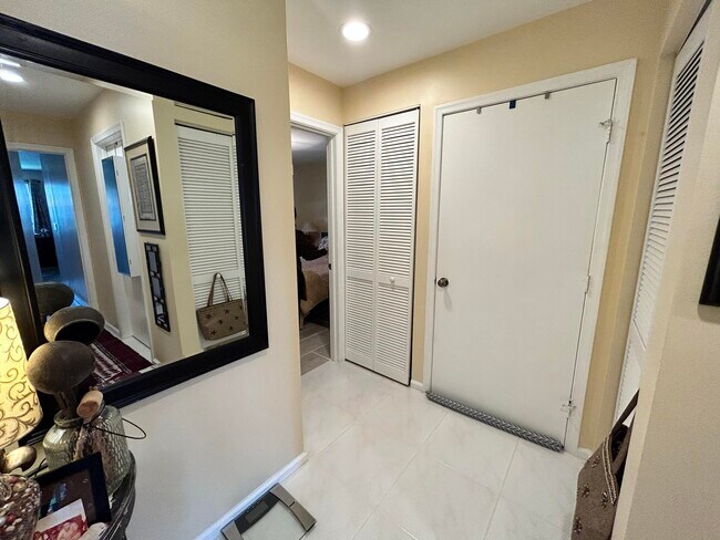 Building Photo - 7348 Lake Meadow Way