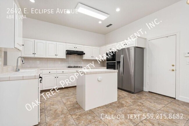 Building Photo - 2642 E Eclipse Ave