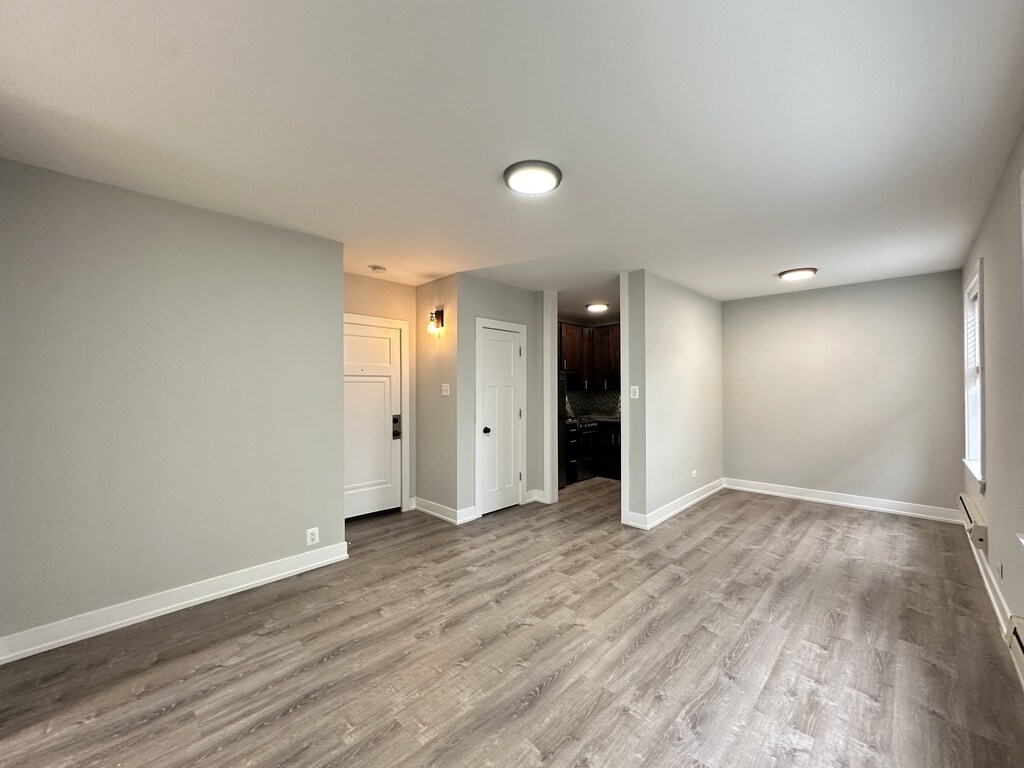 Building Photo - 4349 N Damen Ave