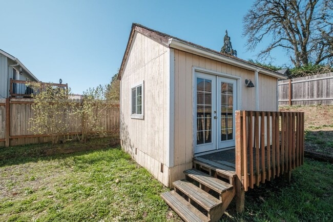 Building Photo - 5448 Siletz Ln