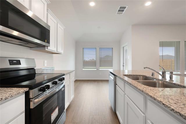 Building Photo - 501 Yellow Rose Rd