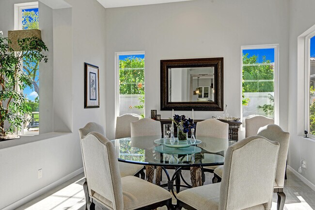 Building Photo - 336 Tomahawk Dr