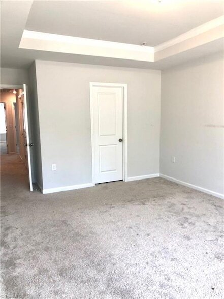 Building Photo - 825 Falls Grove Trl
