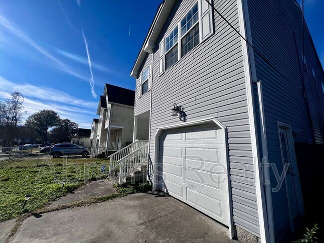 Building Photo - 3337 Marne Ave