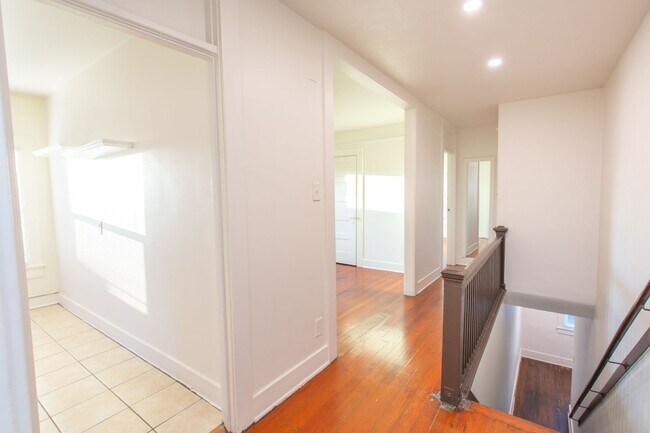 Building Photo - Charming 1-Bed/1-Bath Corner Unit One Block from the Heart of Barrio Logan!