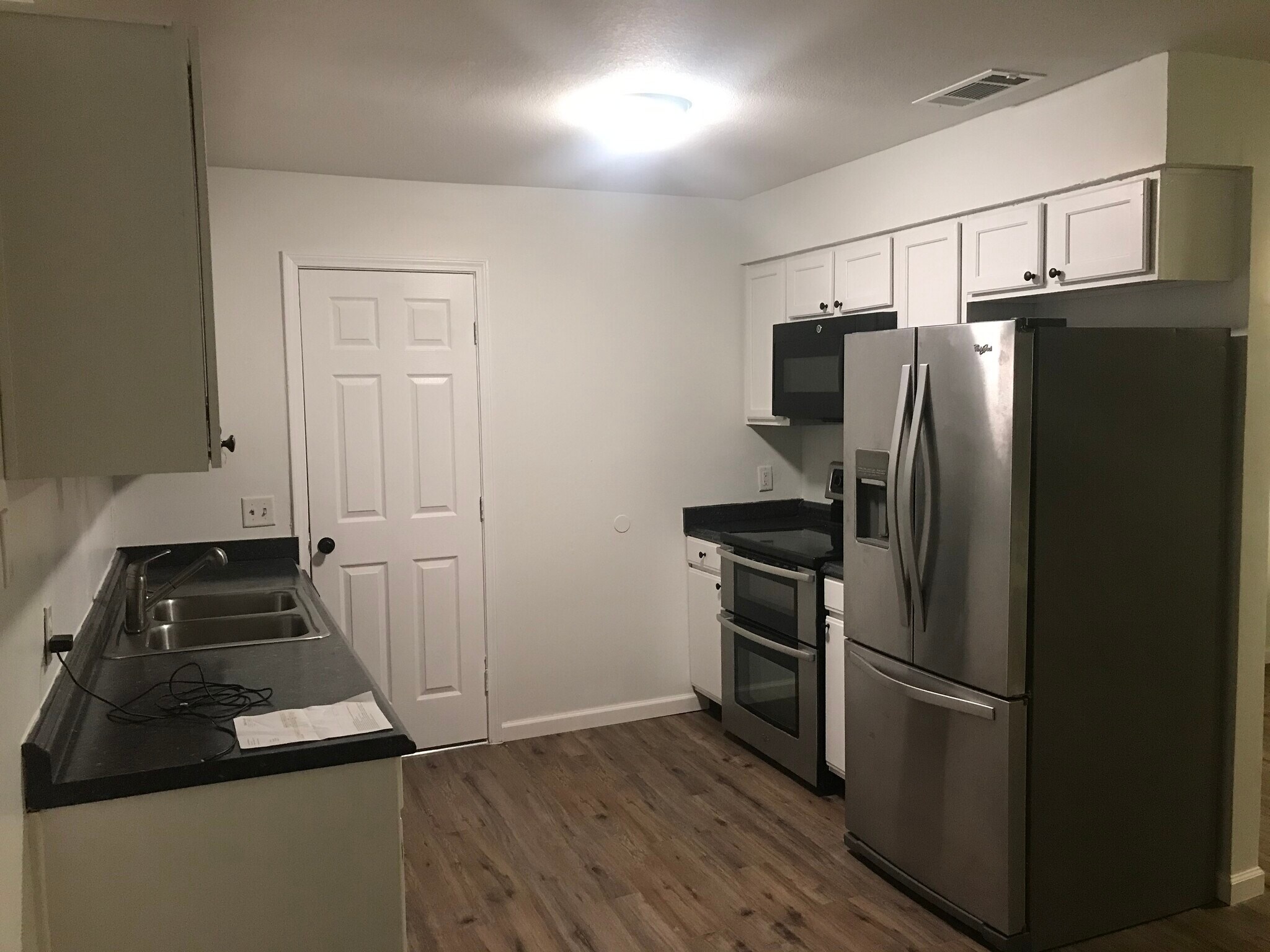 Building Photo - 1014 Kurze Ave