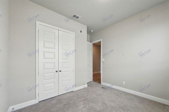 Building Photo - 2333 Rams Horn Dr