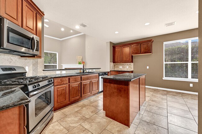 Building Photo - 130 S Vershire Cir
