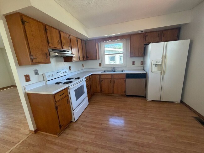 Building Photo - 2310 Blackthorn Dr