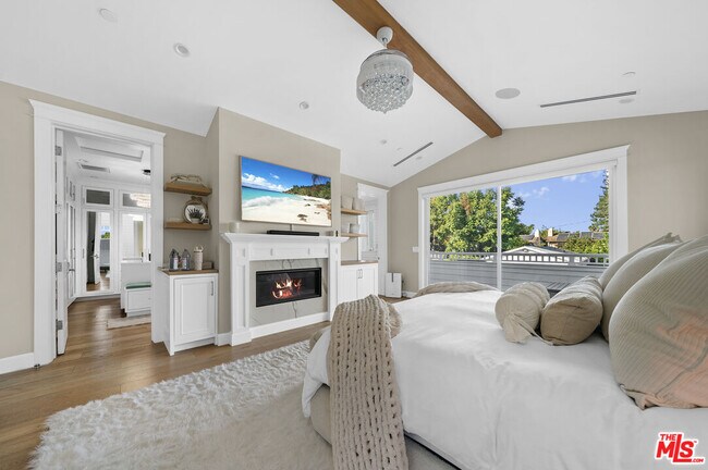 Building Photo - 12345 Huston St