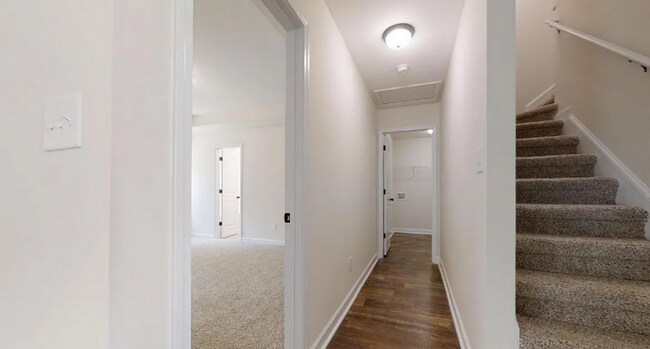 Building Photo - NEW LISTING!!!!!