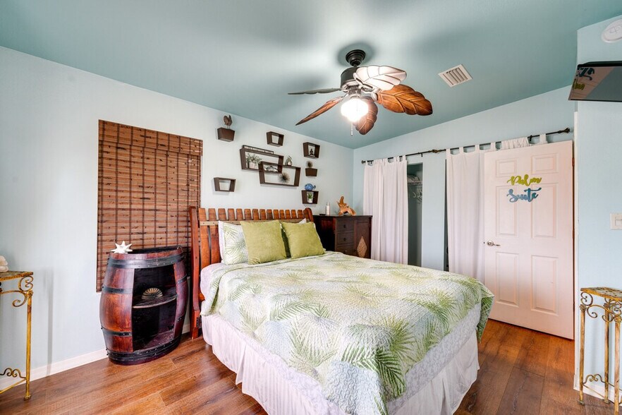 Building Photo - 31 Palm Dr