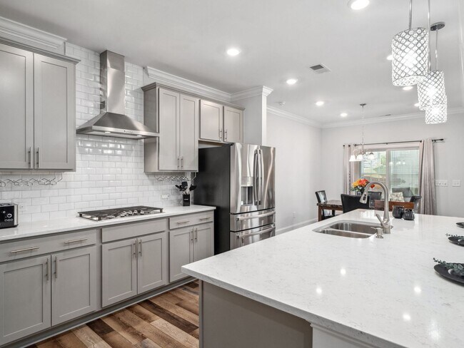 Building Photo - Longleaf Estates
