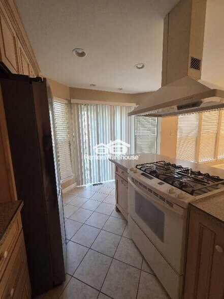 Building Photo - 470 Summit Tree Ct