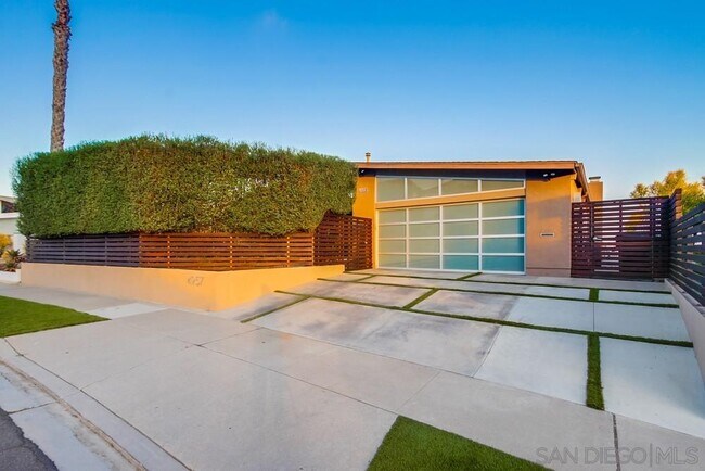 Building Photo - 4957 Pacifica Dr