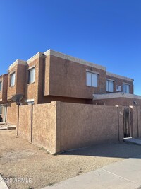 Building Photo - 4527 E Riverside St