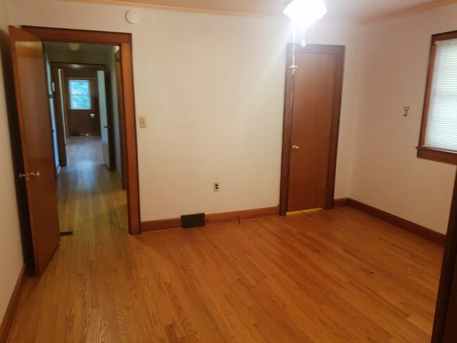 Building Photo - 41 Gingko Ln