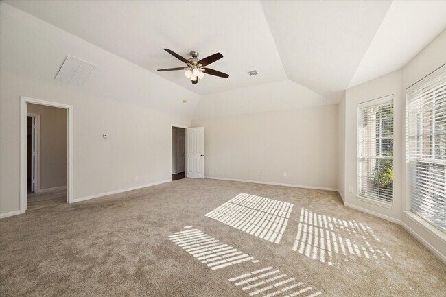 Building Photo - 501 Pine Bluff Dr